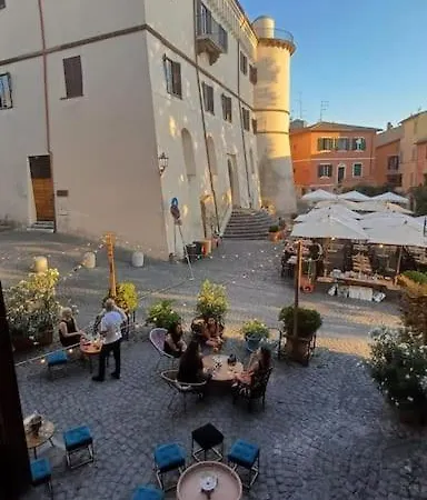 A Casa Di Giuseppe E Tiziana - Centro Storico 30 Min Di Treno Da Roma Apartment *
