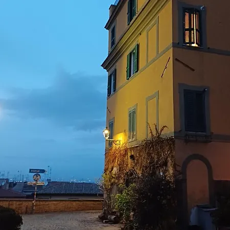 Apartment A Casa Di Giuseppe E Tiziana - Centro Storico 30 Min Di Treno Da Roma *